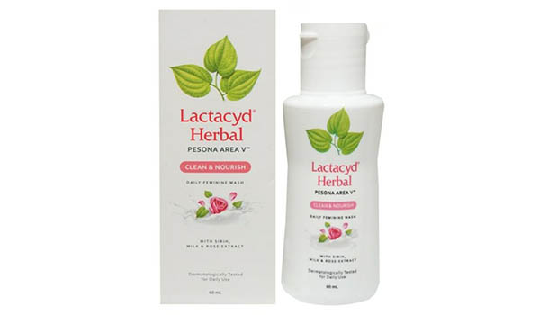 merk pembersih kewanitaan yang aman, Lactacyd Herbal Pesona Area V Clean & Nourish